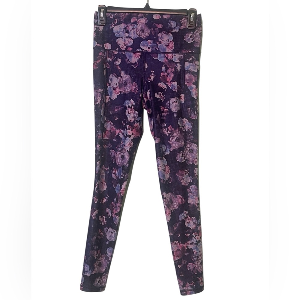 Athleta Salutation Stash Pocket II Printed Tights in the Dappled Bloom Purple SP